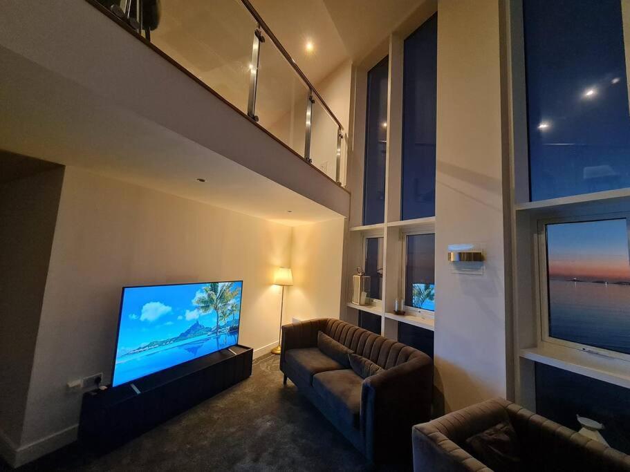 The Panoramic - The Finest Apartment In The City - By Tifa Stays Свонсі Екстер'єр фото